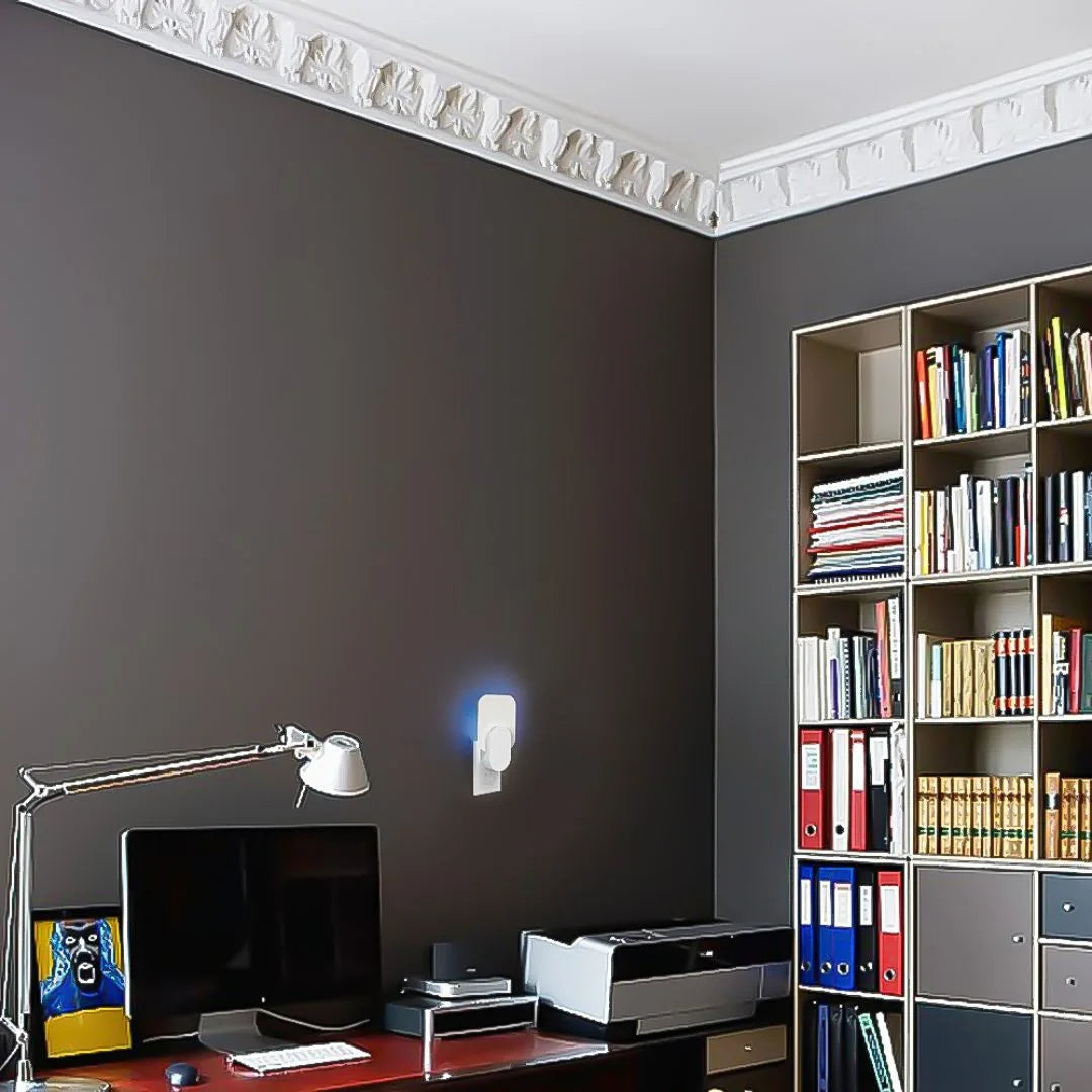 INSECTOFF® LAMPARA CON LED ENVOLVENTE ATRAPA INSECTOS, ELIMINA MOSQUITOS, MOSCAS Y BICHOS +5 PEG